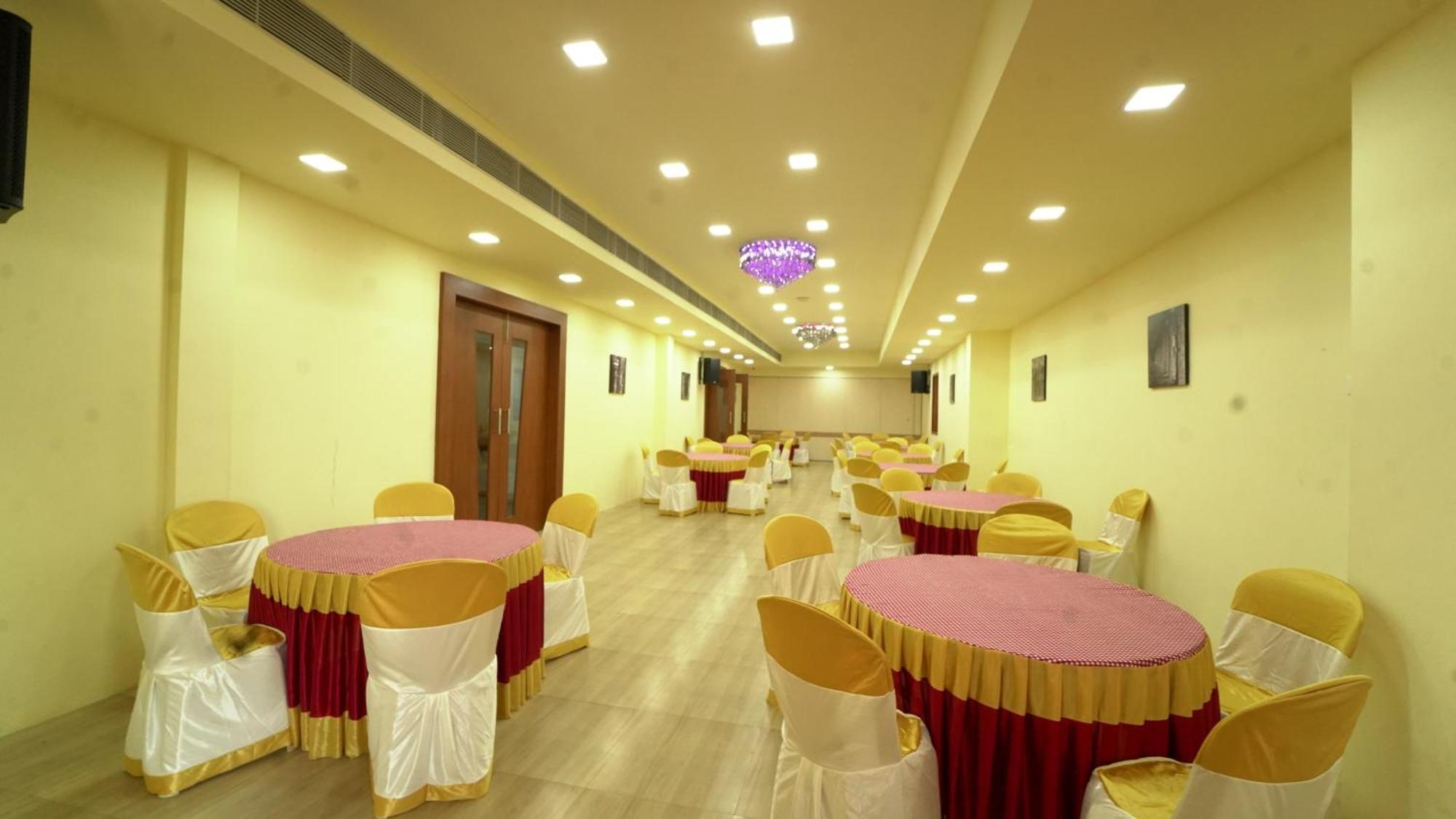 Kfour Apartment & Hotels Private Limited Maduráj Kültér fotó