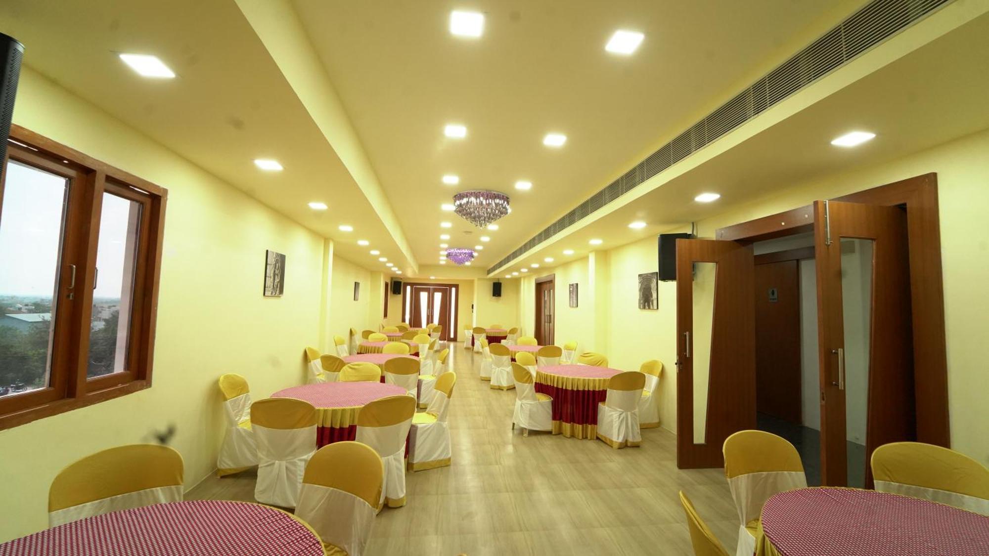 Kfour Apartment & Hotels Private Limited Maduráj Kültér fotó